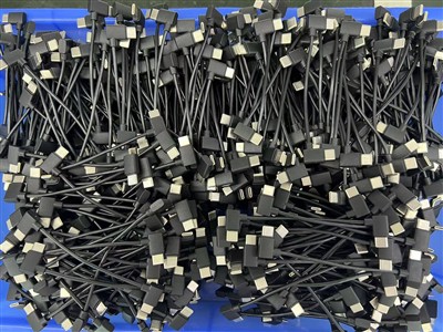 30000kom USB-C na USB-C sa savijanjem od 90 stepeni